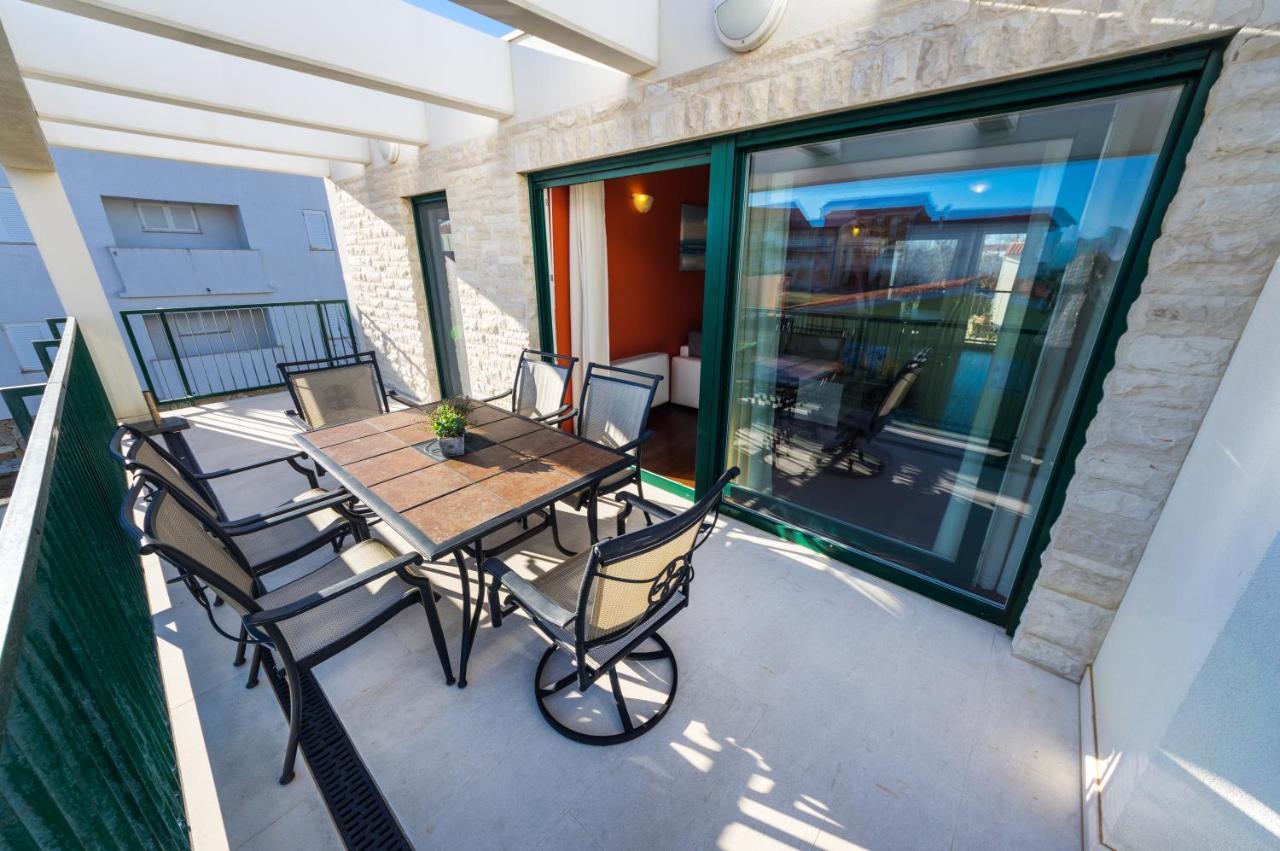 Queen Beach Apartment *