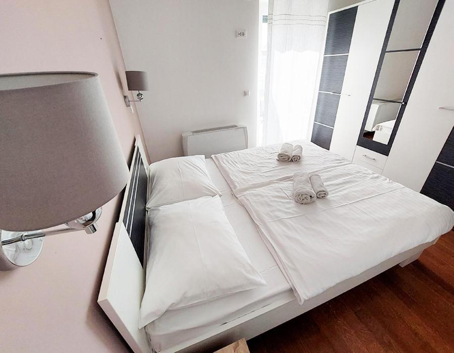 Queen Beach Apartment Nin