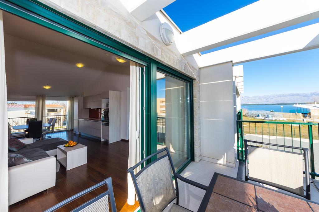 Queen Beach Apartment
