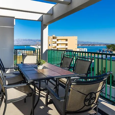 Queen Beach Apartments Nin Exterior photo