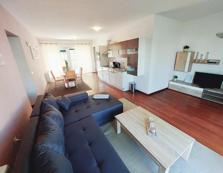 Queen Beach Apartmán Nin